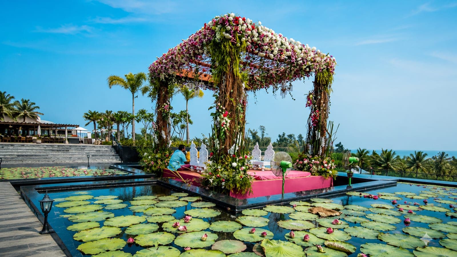 Catering and bar services